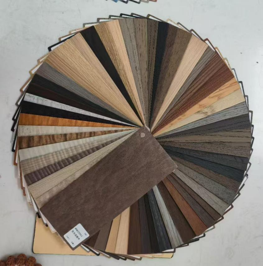 Ytdekoration av dörrar av rostfritt stål: Analys av genomförbarheten av applikation av träfiberfilm